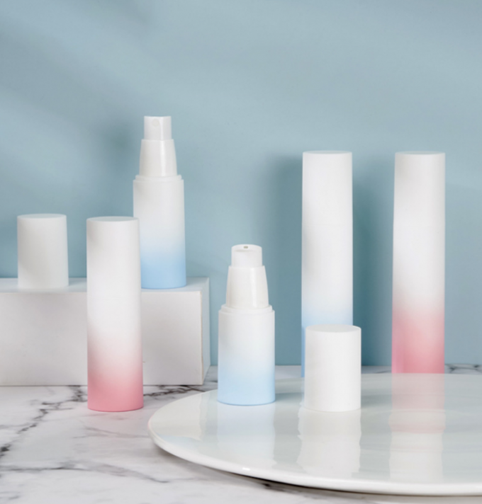 Berijpte Plastic Kosmetische de Containersgradiënt Zonder lucht 50g 3.3*14.5cm van de Lotionnevel 0